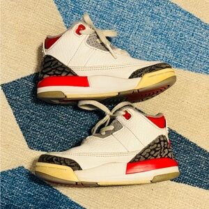 Nike Kids Sneakers: Jordan 3 Fire Red